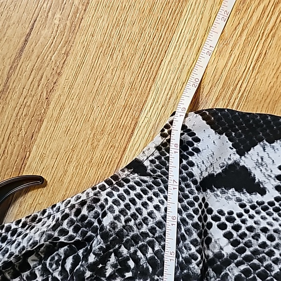 Worthington Sleeveless Button up blouse - Picture 8 of 8